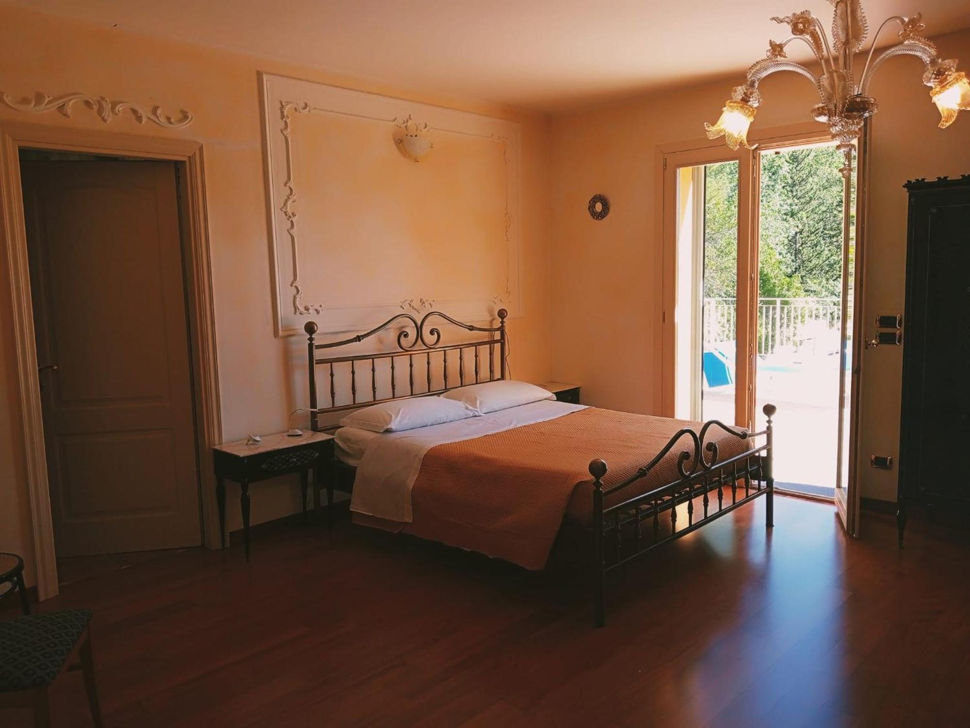 アスコリ・ピチェーノ Parco Dei Gelsomini Bed & Breakfast エクステリア 写真